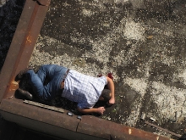Самоубиец се хвърли от тераса на 7-ия етаж