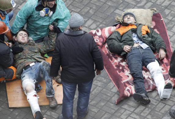 Над 60 протестиращи са убити днес в Киев