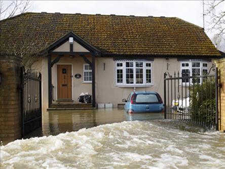 Наводненията сринаха цената на имотите във Великобритания