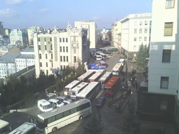 “Беркут” напускат центъра на Киев