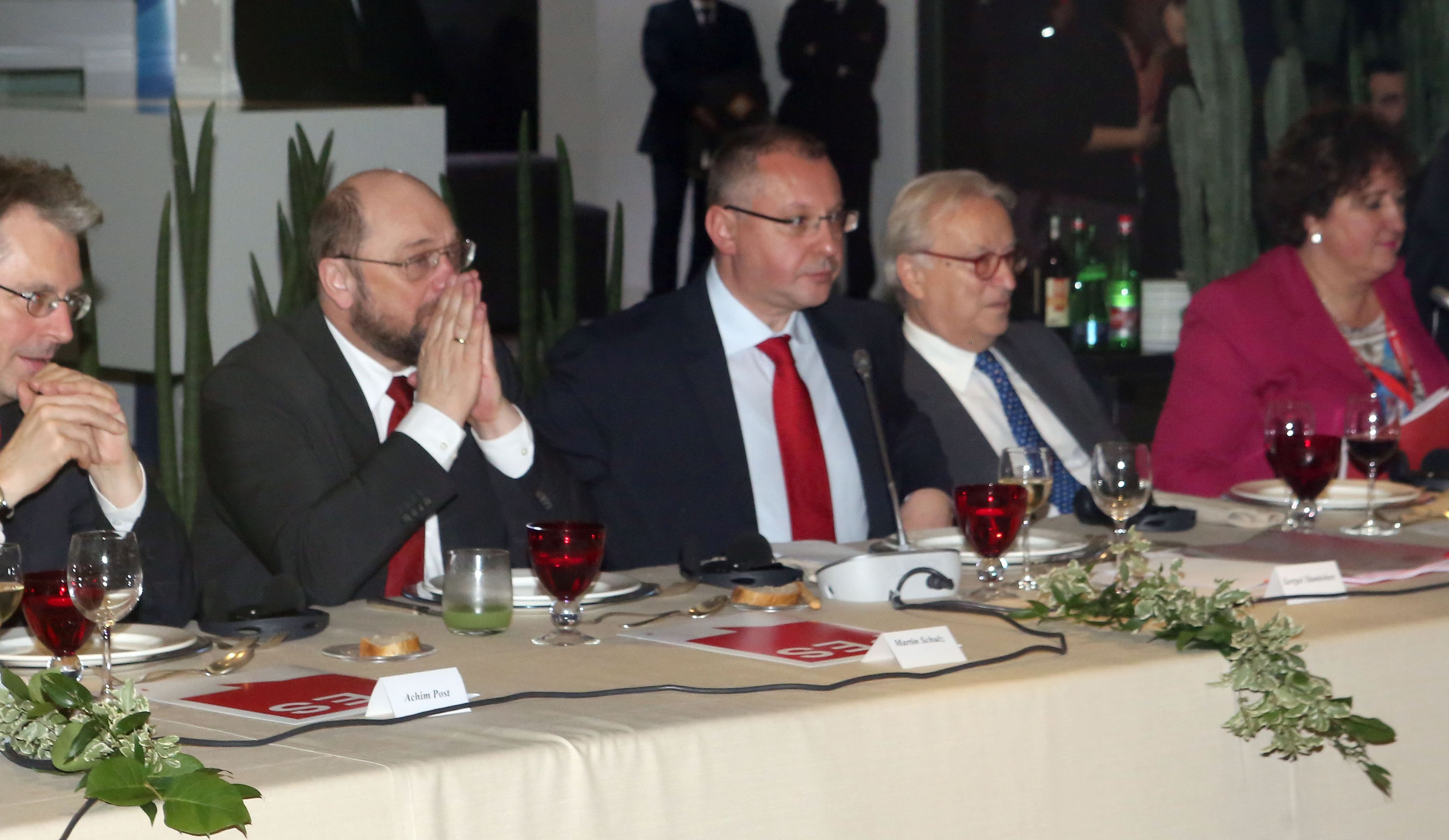  Станишев приветства лидерите на ПЕС на официална вечеря