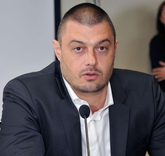 Бареков обвини TV7, че слугува на властта и нарече Местан &quot;измисления лидер на ДПС&quot;