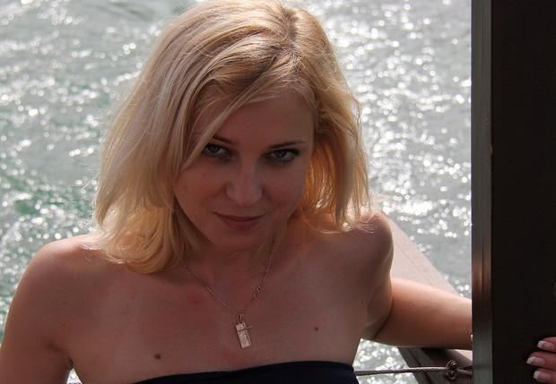 „Памела Андерсън“ става главен прокурор на Крим! (СНИМКИ/ВИДЕО)
