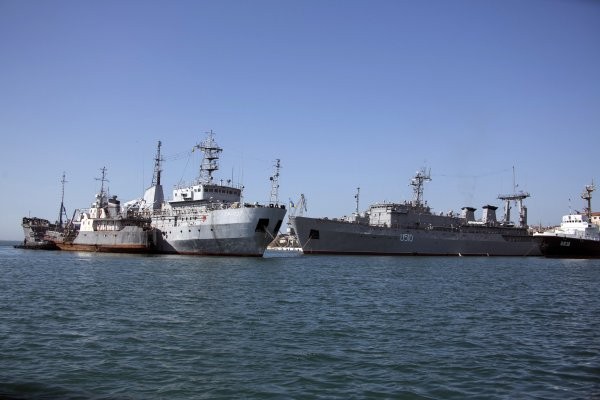 Блокираните в Донузлав украински кораби се готвят за последен отчаян щурм