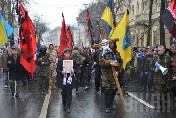 Погребват изверга Сашко Белия до жертвите от Майдана