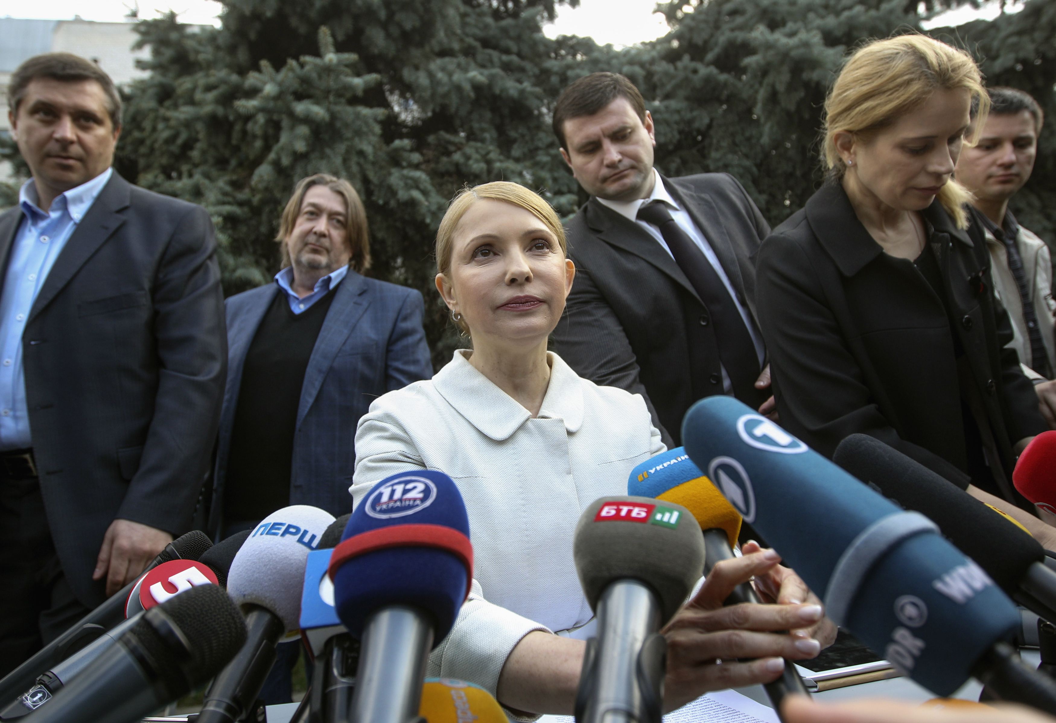 Тимошенко подаде документи за кандидат-президент 