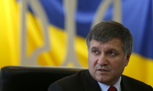 Украинският вътрешен министър се прави на джигит, лети със 180 км/ч из Киев (ВИДЕО) 
