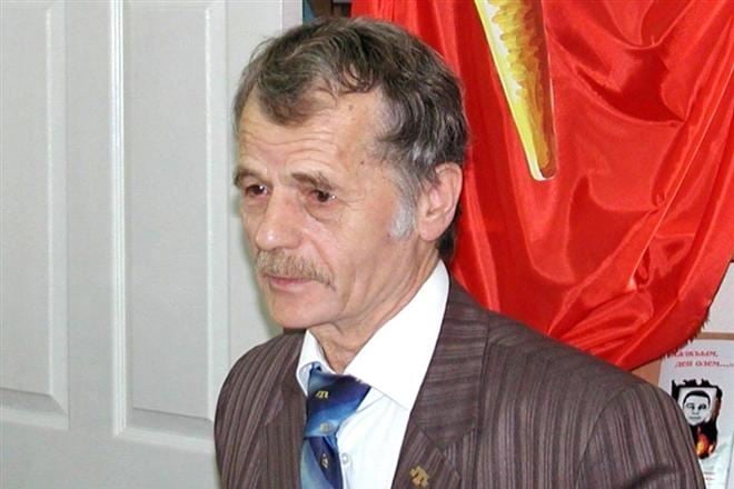 Лидер на татарите в Крим: Референдумът е абсурден и циничен 