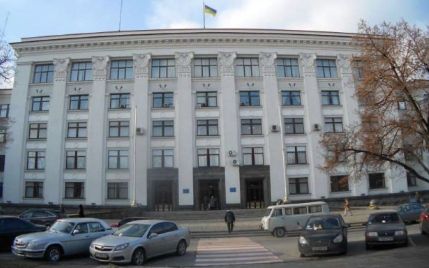 Става напечено: Сепаратистите в Луганск завзеха склад с оръжие, силови министри идват да ги усмирят