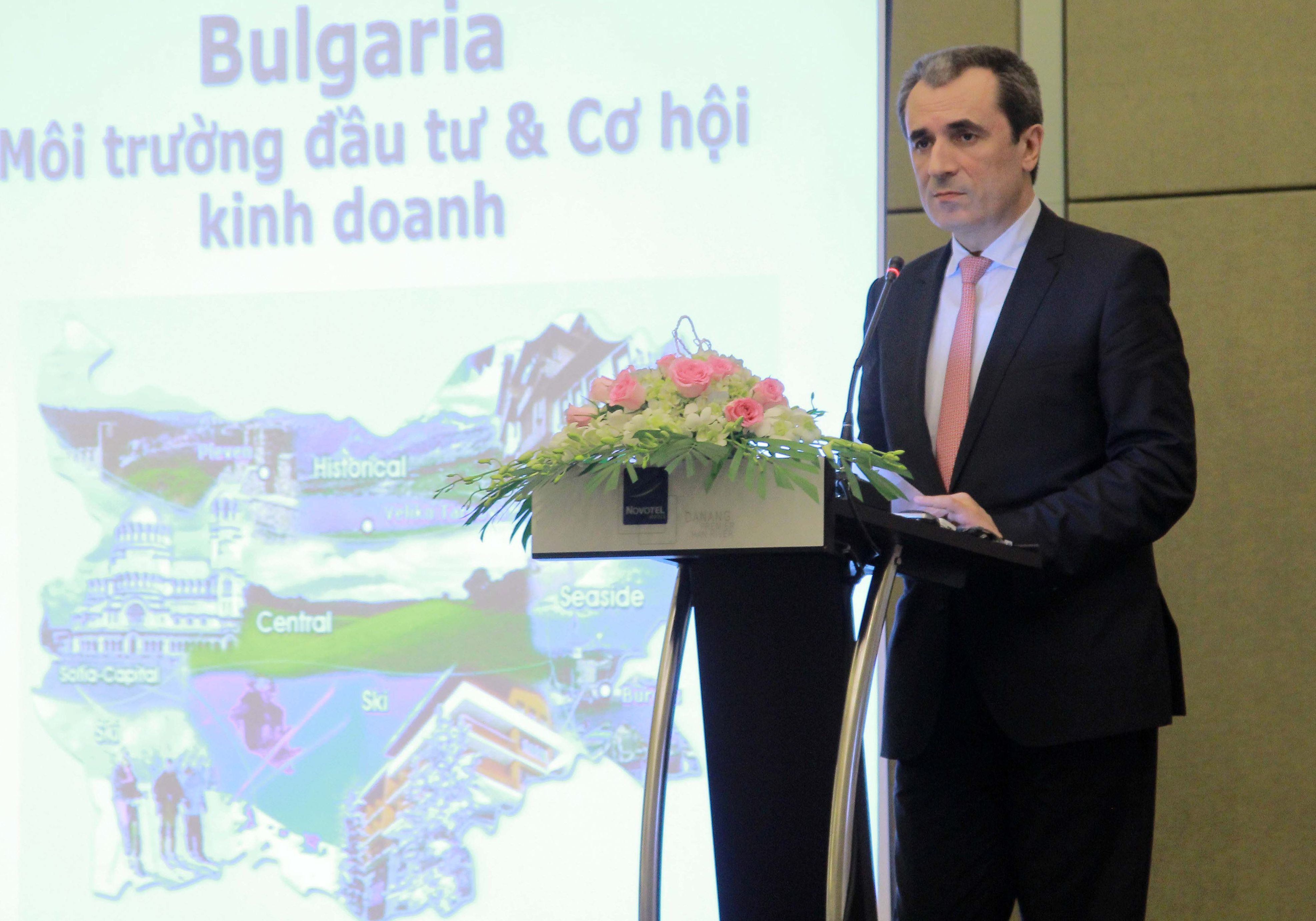 Орешарски срещна българския с виетнамския бизнес 