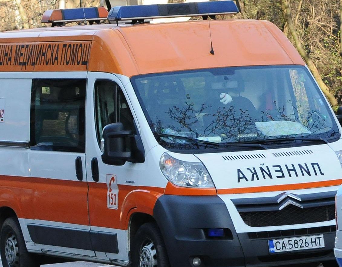 Първо в БЛИЦ: Линейки и пожарни летят към летище София