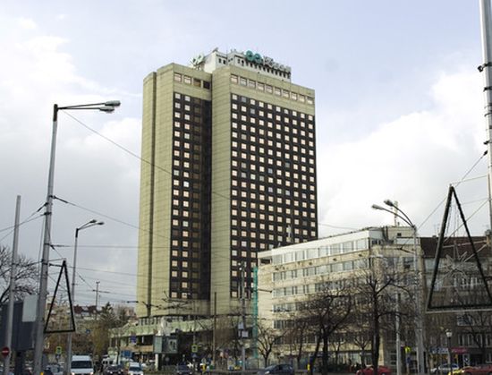 Людмил Стойков купува хотел „Родина” за 22,7 млн. лева