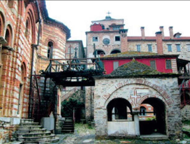 Чудодейна лоза лекува безплодие в Хилендарския манастир 