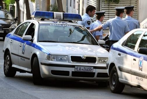 Шестима българи закопчани в Гърция за трафик на 50 кг хероин 