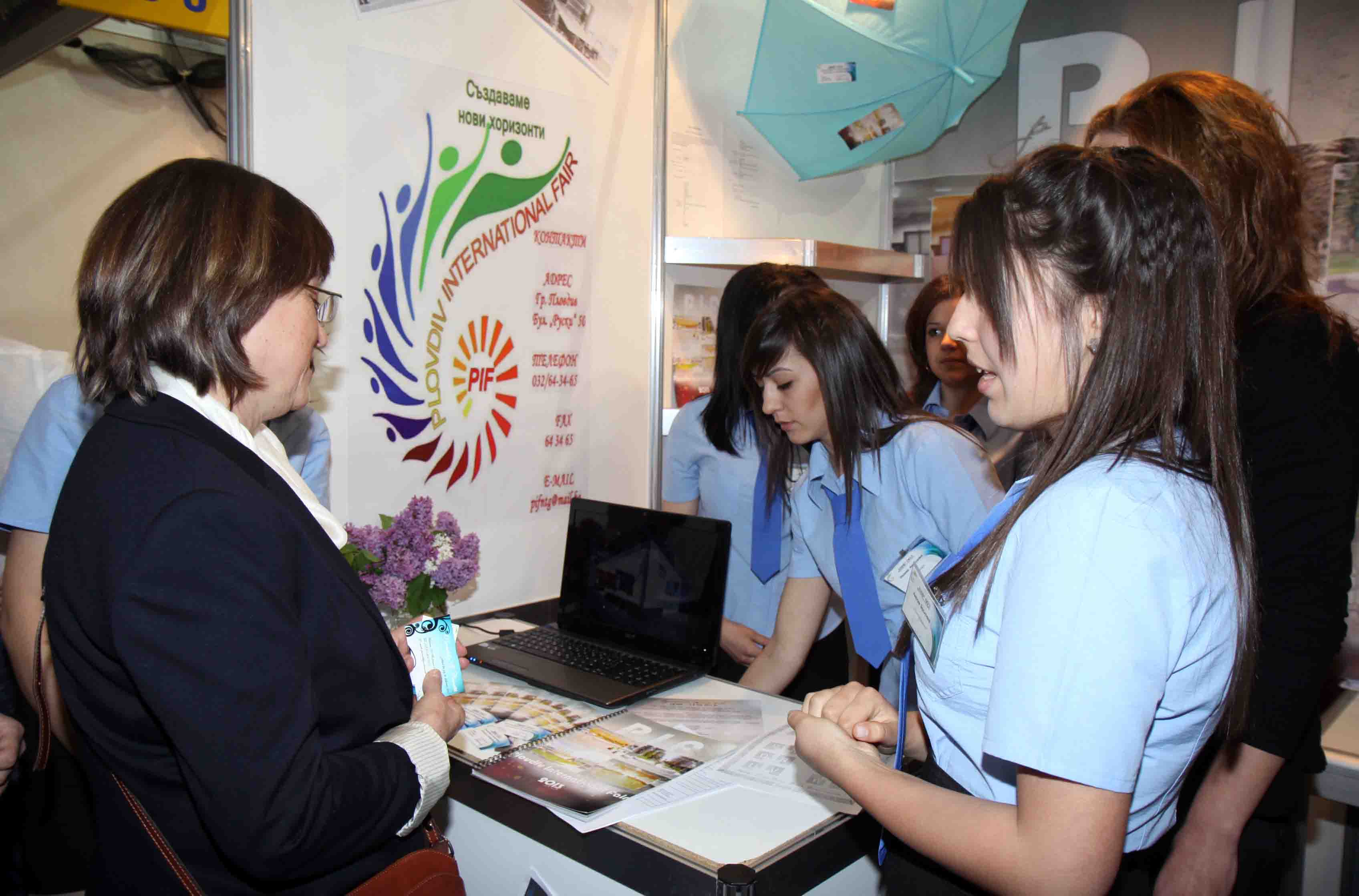 Младежи показват атрактивни бизнес идеи   в Международен панаир Пловдив 