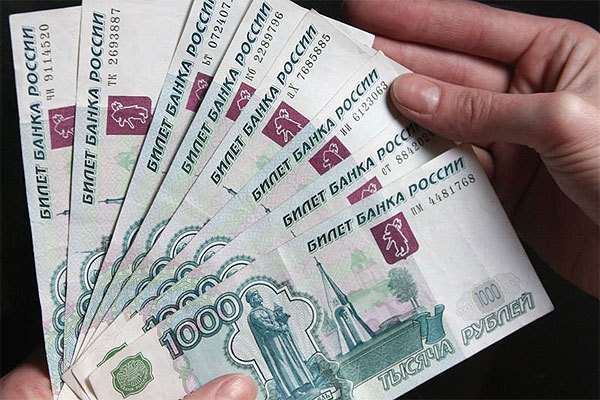 В Крим замириса на рубли