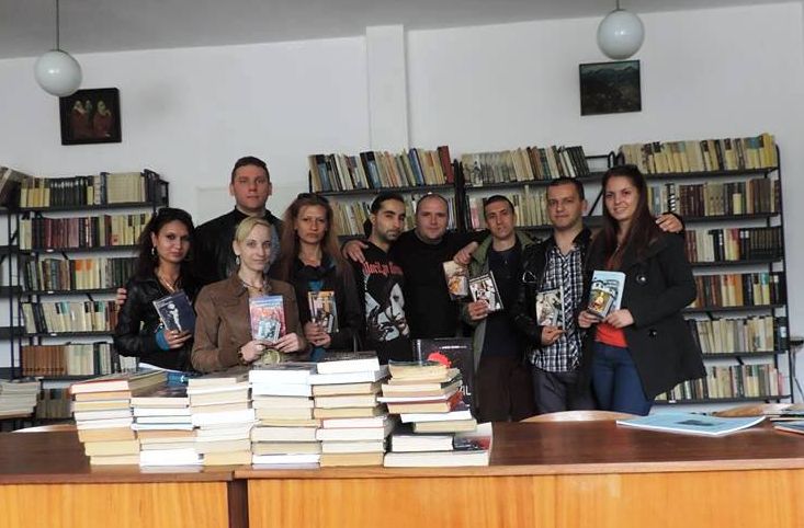 Младежите от БСП в Смолян дариха над 50 книги по повод Деня на книгата 