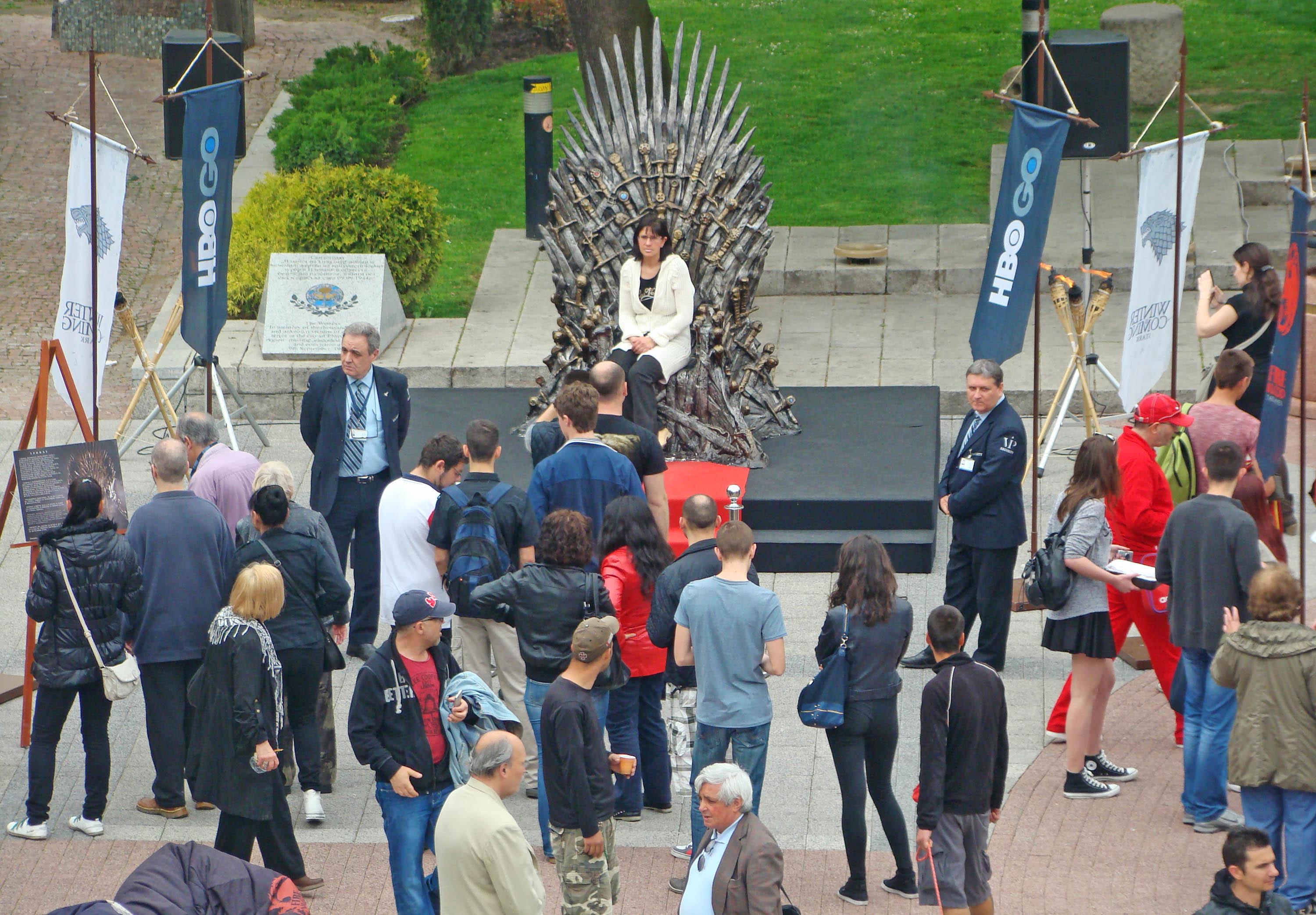 Тронът от &quot;Game of Thrones&quot; пристигна и в Пловдив