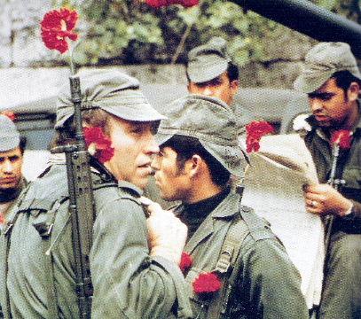 25 април: 40 г. от „революцията на карамфилите” в Португалия