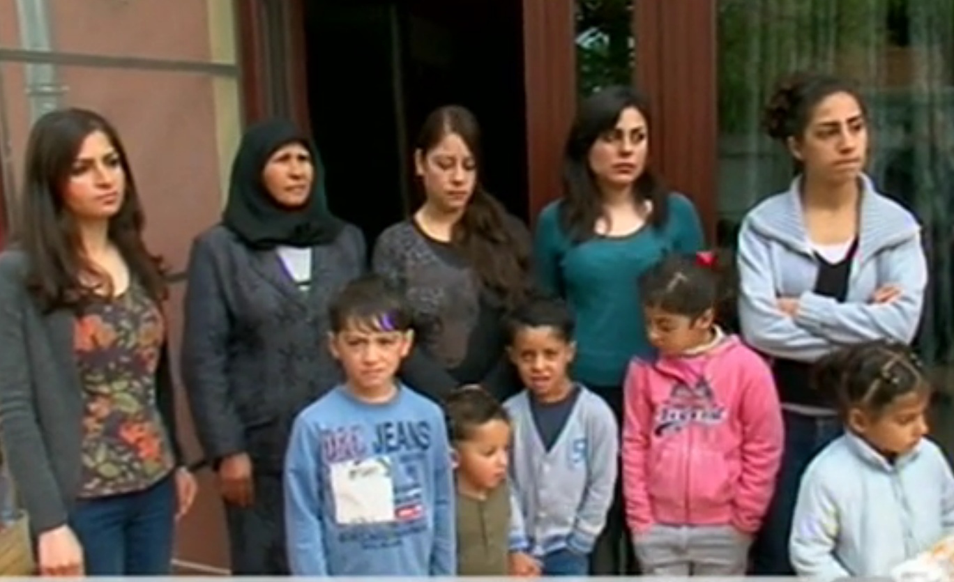 Посрещнаха топло в Крън изгонените от Розово сирийци