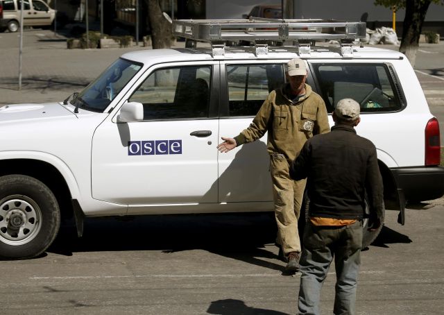 Освободиха пленените наблюдатели на ОССЕ!