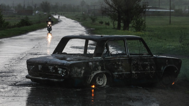 Украинските военни стрелят по мирните граждани, които се опитват да напуснат Славянск