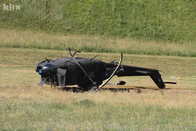 Хеликоптер падна, уби трима