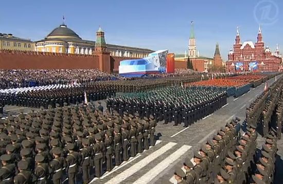 Уникален двоен Парад на победата в Москва и Севастопол (ВИДЕО)