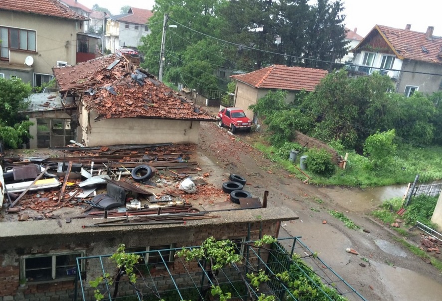 Кметицата на Чепинци пред БЛИЦ: Торнадото отнесе покривите на пет къщи 
