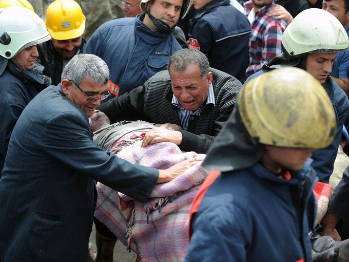 Труповете от турската мина-гробница станаха 299