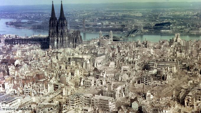 30.5.1942 г.: Почти 900 британски бомбардировача атакуват Кьолн, Катедралата оцелява по чудо
