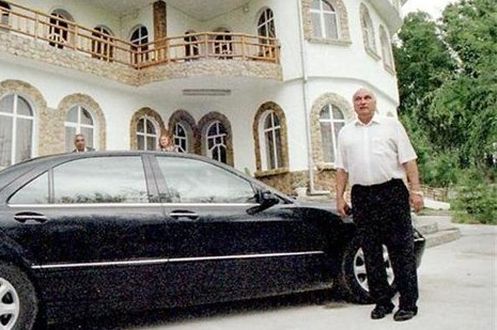 Узакониха хотела на Цар Киро в Пловдив