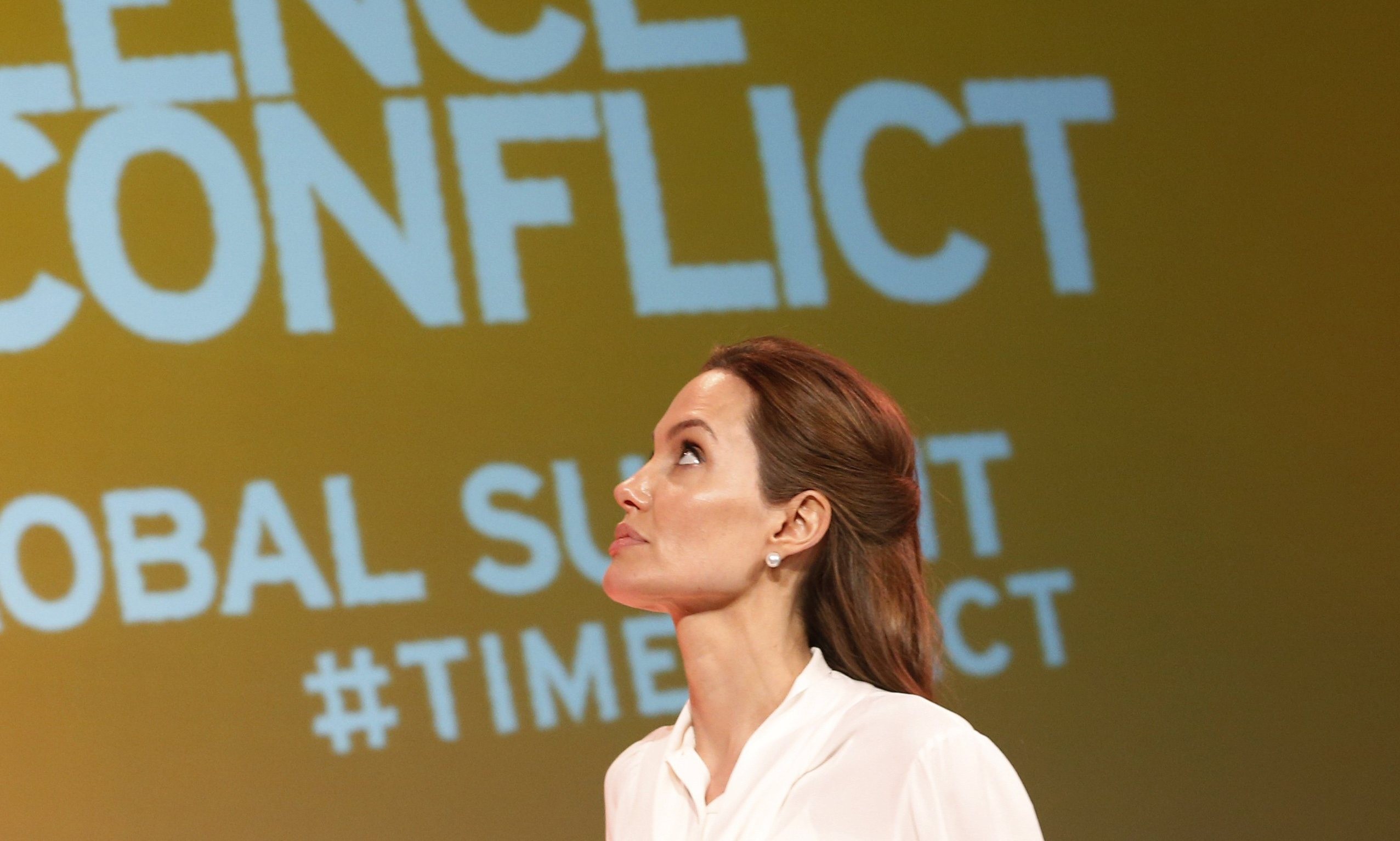Македония на път да провали форума на Анджелина Джоли за сексуалното насилие