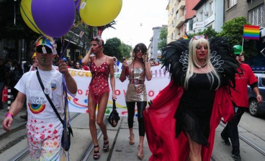 В съпричастност с трагедията във Варна отлагат гей парада