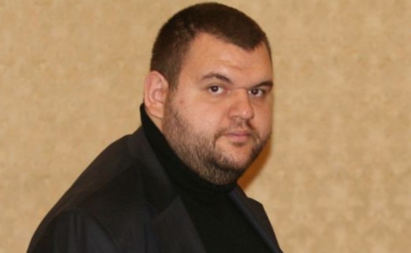 Пеевски подава сигнал в прокуратурата срещу Цветан Василев за набеждаване в престъпление