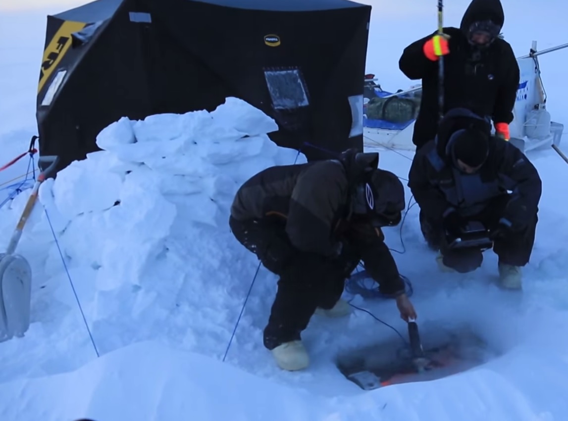 Тестват робот на НАСА под ледовете на Аляска (ВИДЕО)