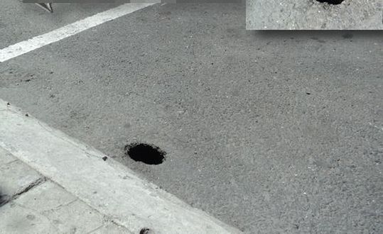 Кухи дупки дебнат пешеходци в центъра на Бургас