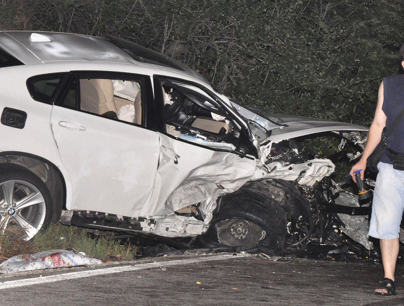 Екшън: Пиян шофьор мина в насрещното, блъсна четири коли 