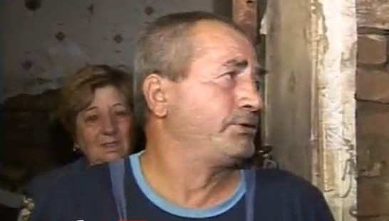 Брат и сестра в Добрич остават без дом след наводнението