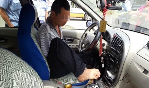 Китаец без ръце и книжка шофира 160 хил. км