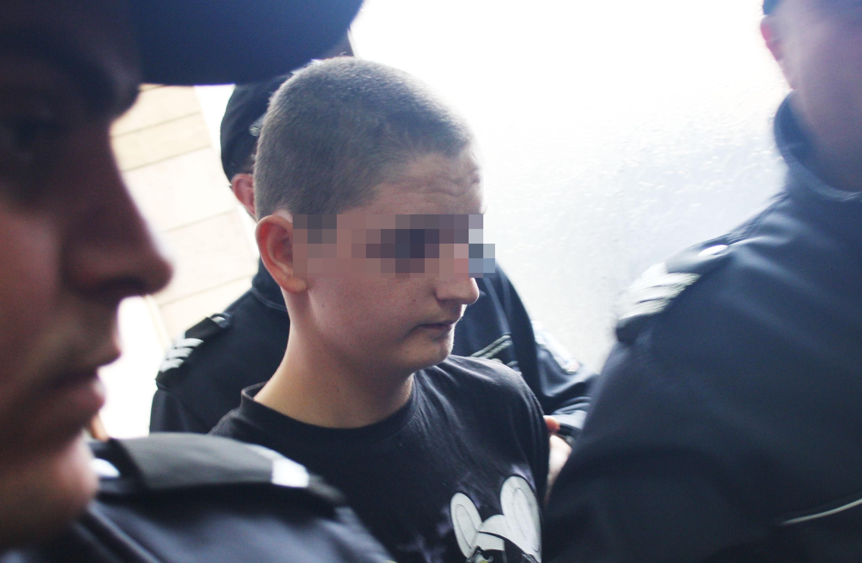 Момчето, коeто наръга 10 пъти съученика си, остава в ареста