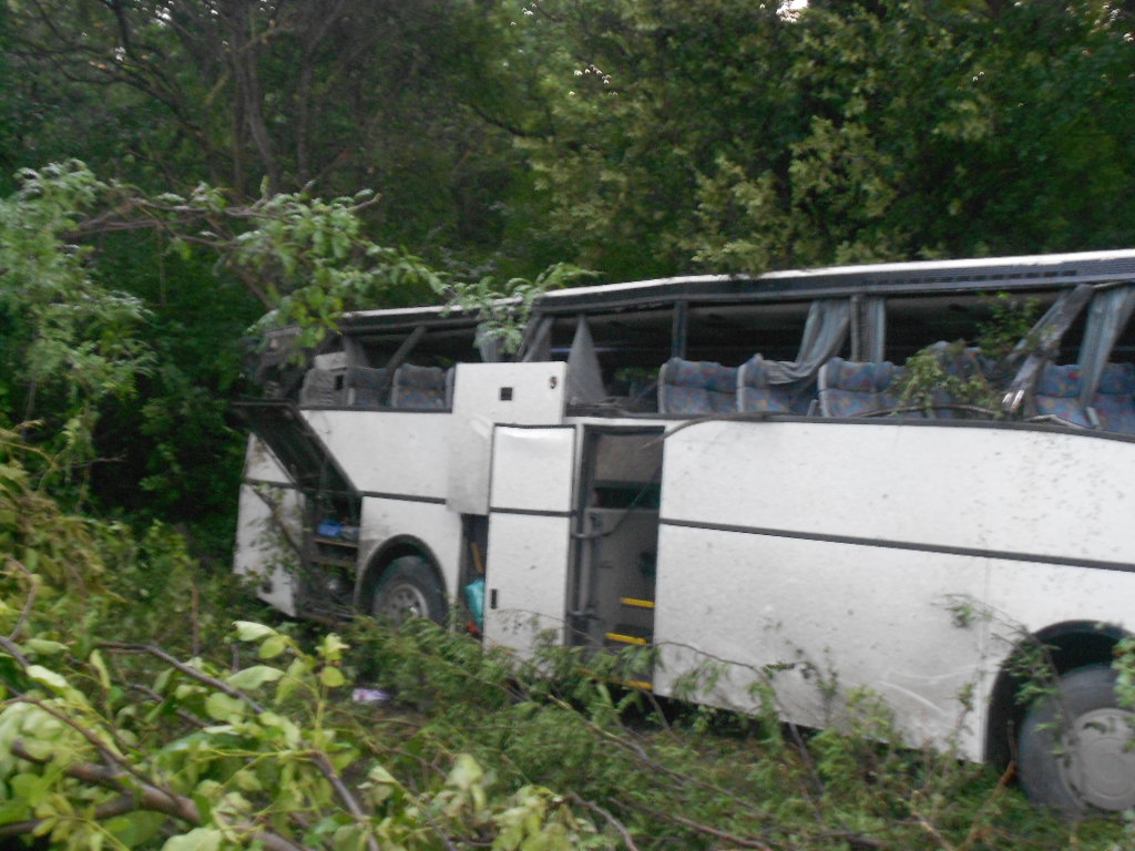 Вижте кадри от катастрофата на автобуса с децата (СНИМКИ/ВИДЕО)