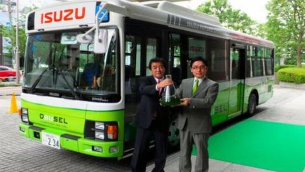 Японците подкараха автобус с гориво от водорасли