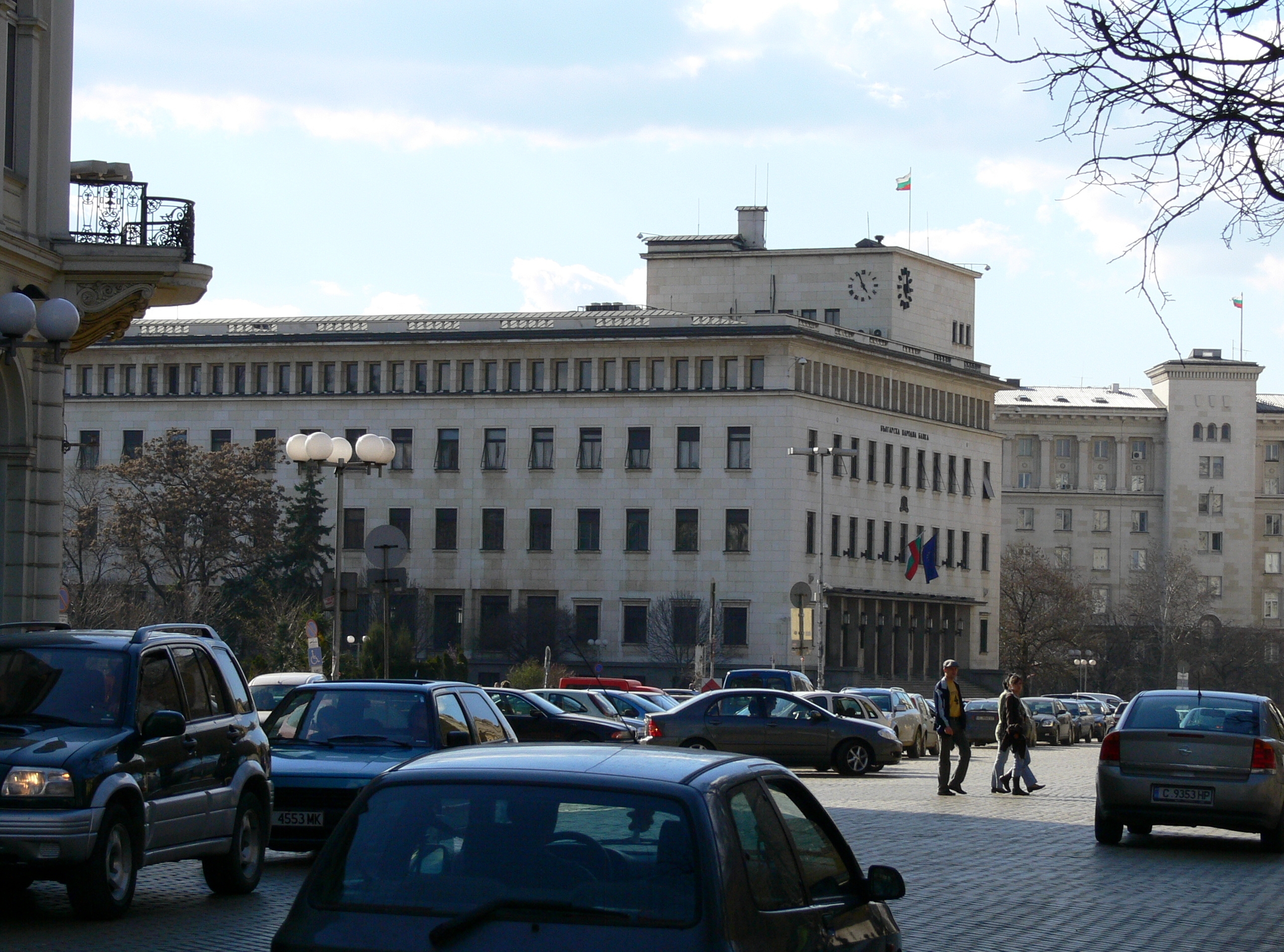 Напрежение пред БНБ: Не пускат журналисти на изявлението на Иван Искров за КТБ