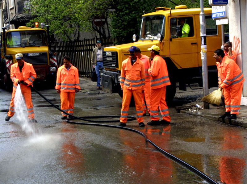 Вижте графика за миене на улиците в София - ще се местят коли