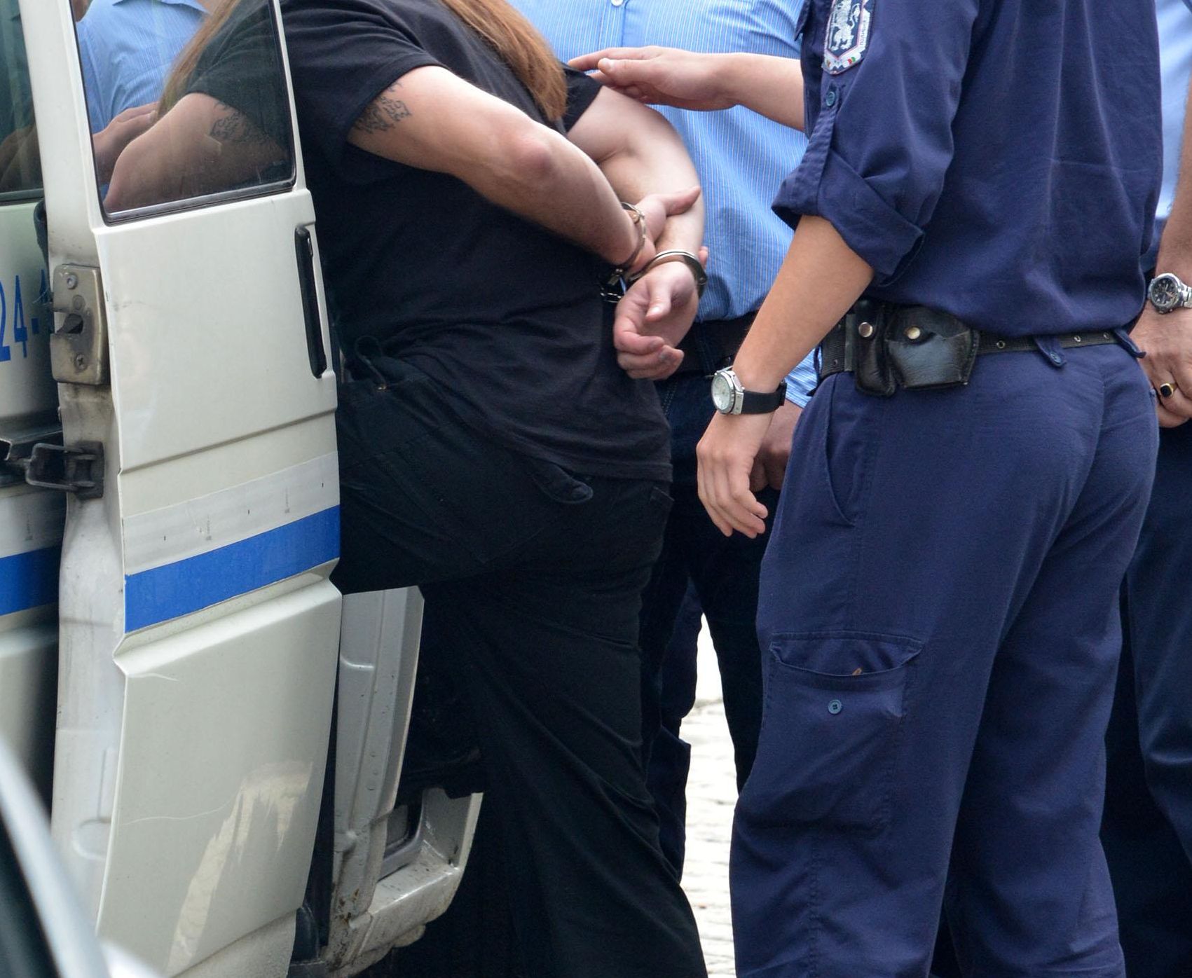 Арестуваха ченгета, изнудвали жена за 8 бона