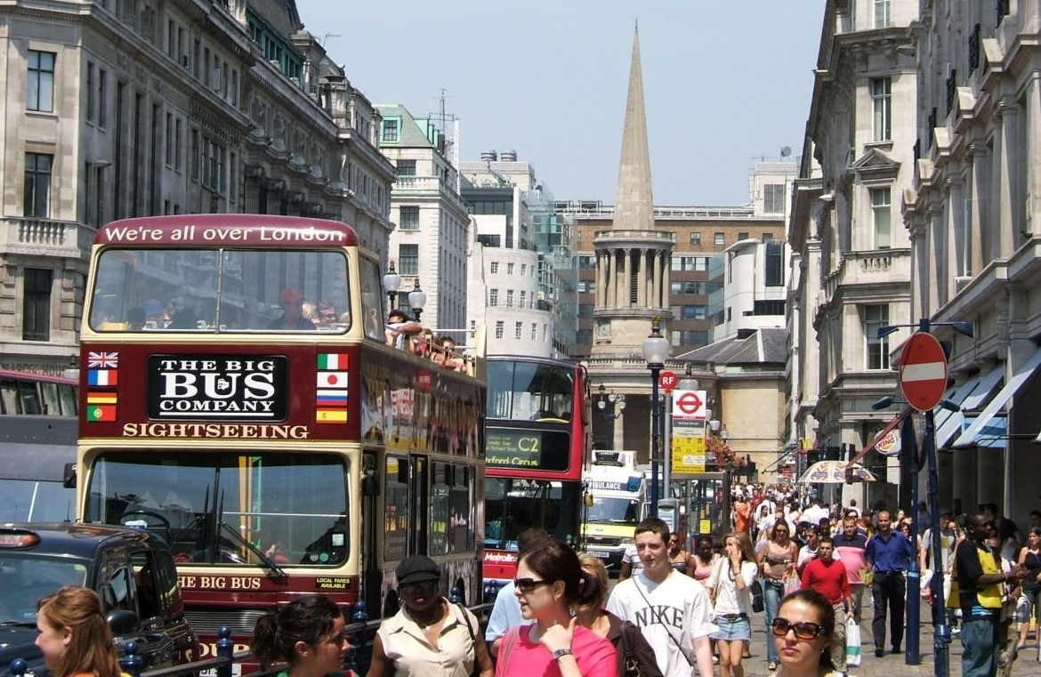 &quot;Оксфорд стрийт&quot; в Лондон е №1 по най-мръсен въздух в света