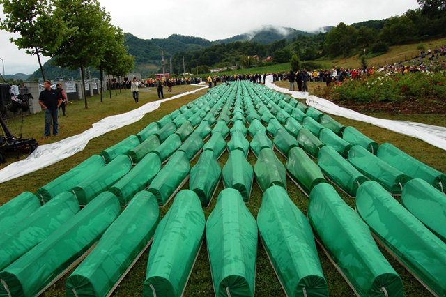 Холандия носи вина за 300 смъртни случая в Сребрeница