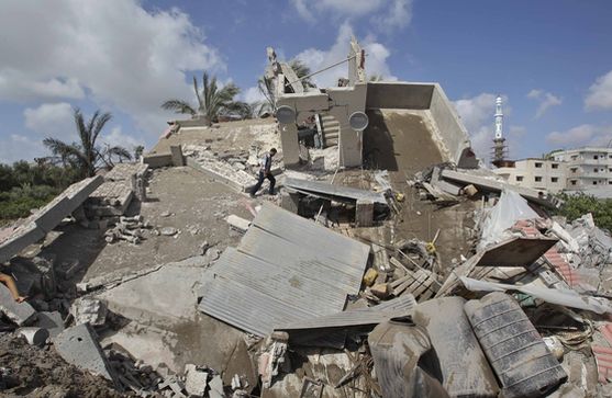 ВВС на Израел унищожиха къщата на лидера на ХАМАС