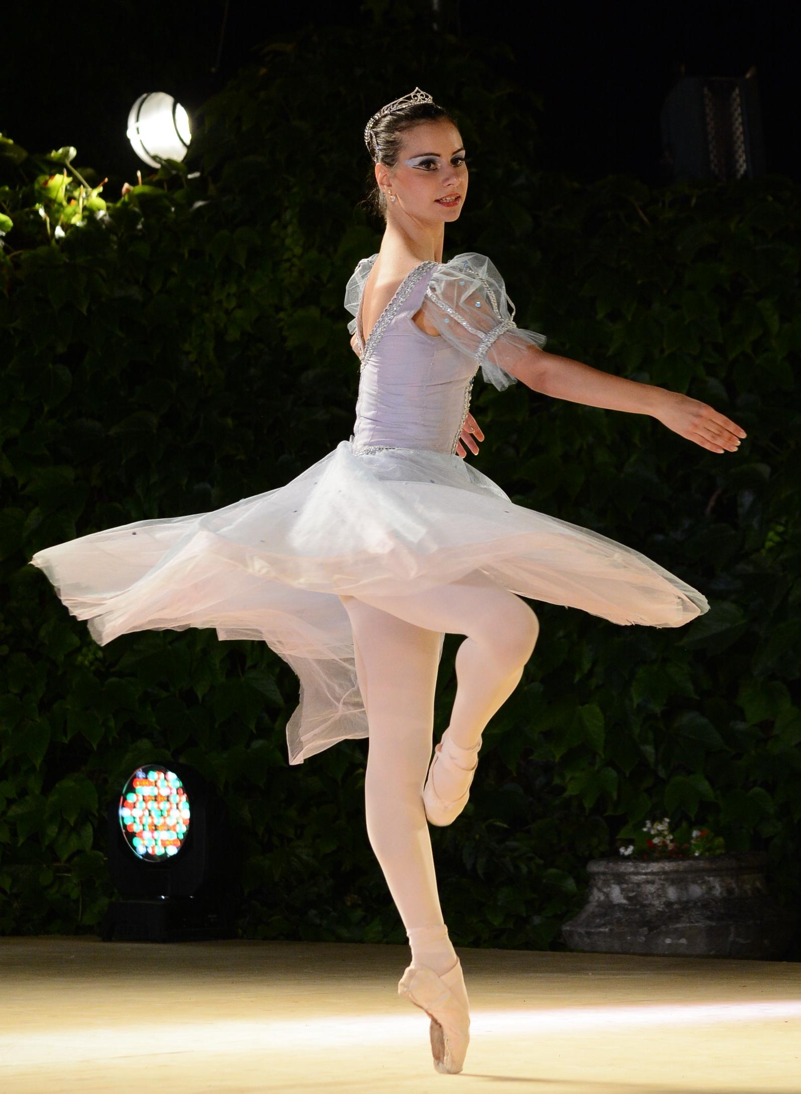 Фойерверки смутиха балетното общество във Варна